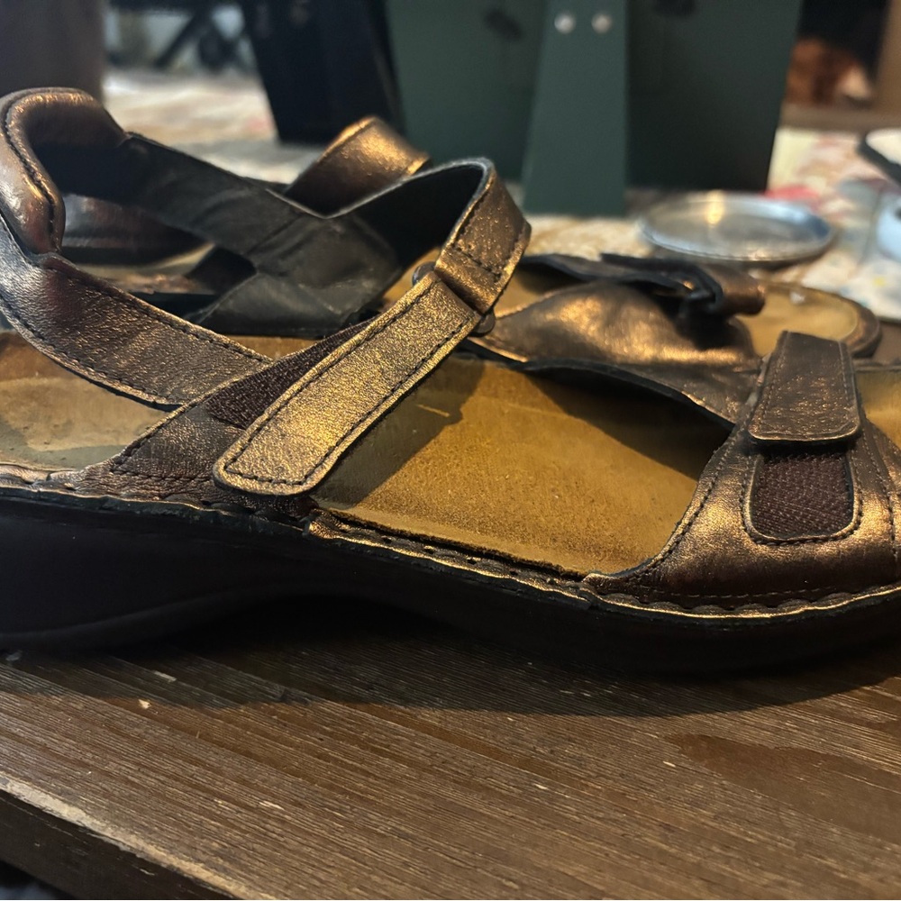 Metallic Brown Sandals - Picture 2 of 7